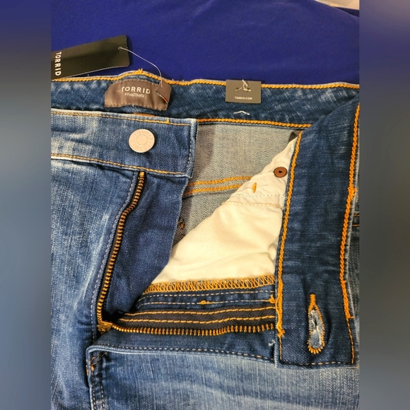 Torrid BNWT mini vintage stretch denim skirt size 12 - Picture 6 of 10